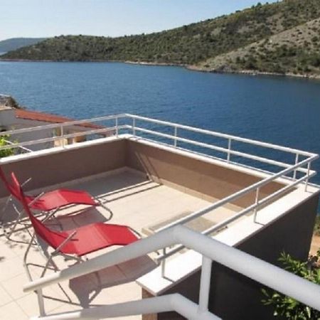 Apartments Ljubi Vinišće Εξωτερικό φωτογραφία