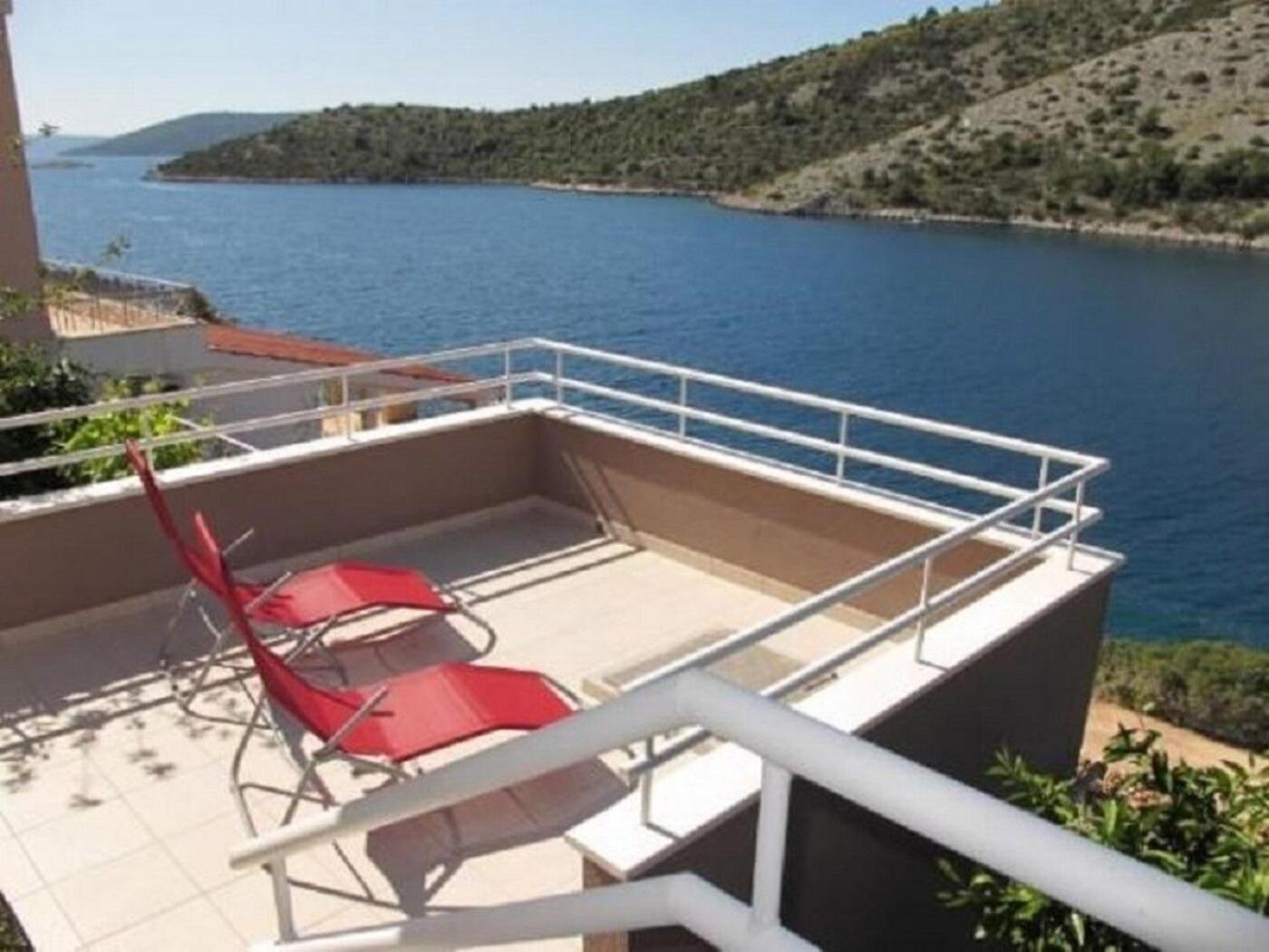 Apartments Ljubi Vinišće Εξωτερικό φωτογραφία