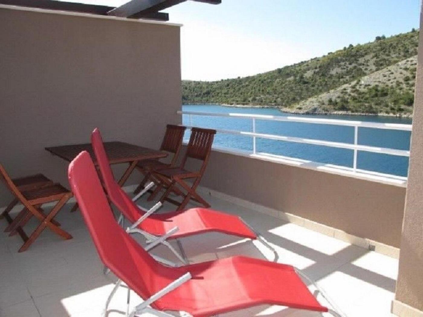 Apartments Ljubi Vinišće Εξωτερικό φωτογραφία